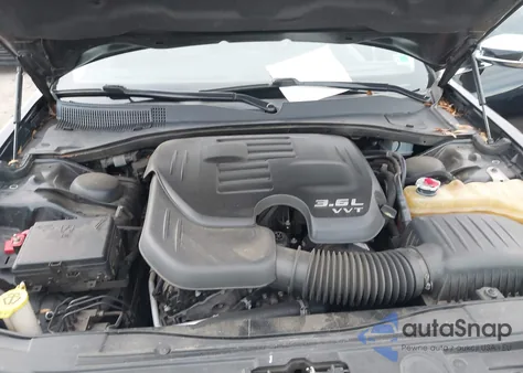 2019 Chrysler 300 Limited z USA, uszkodzony, nr VIN 2C3CCAEGXKH528244